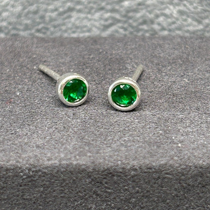 Emerald Glass Stud Earring