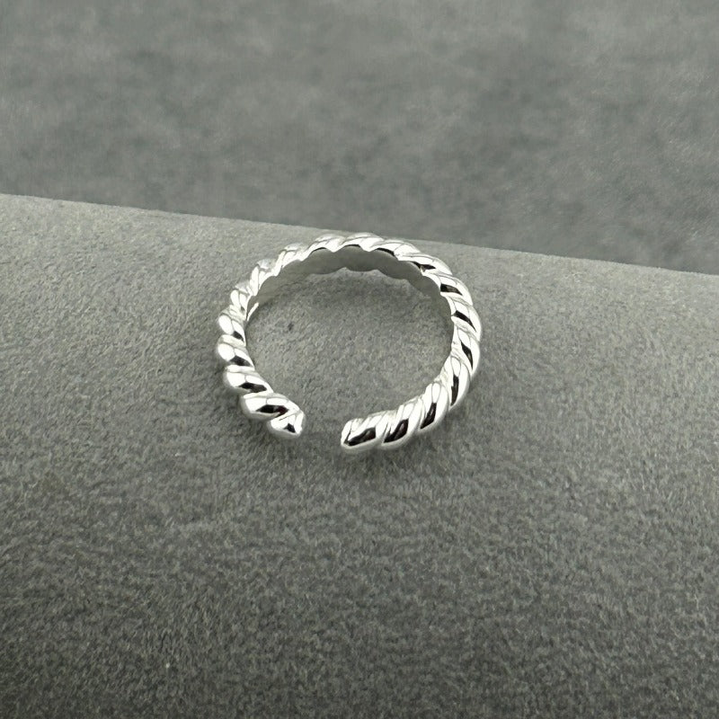 Adjustable Twist Ring