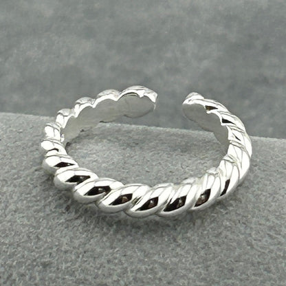 Adjustable Twist Ring