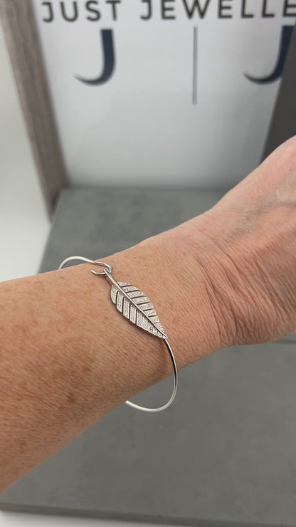 Leaf hook-in Bangle